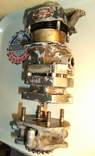 The Hamilton Standard type 1P12 propeller engine governor manufactured by the Woodward Governor Company in 1953.JPG